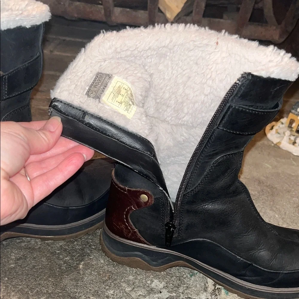 Merrell Black and Gray Winter Boots with Buckle
